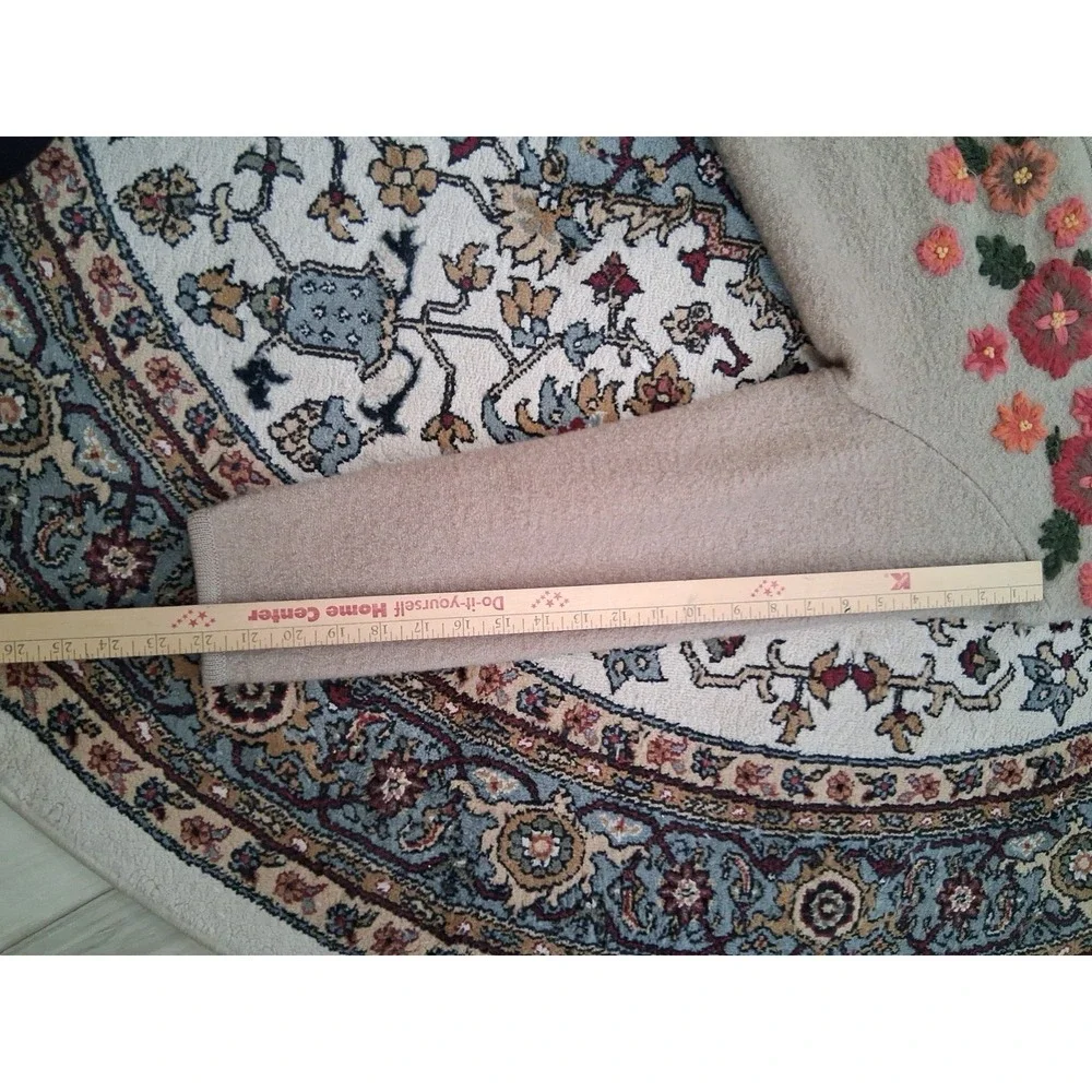 vintage 100 % Wool.Appleseed's Petites floral embroidered cardigan. P M . - Picture 10 of 14